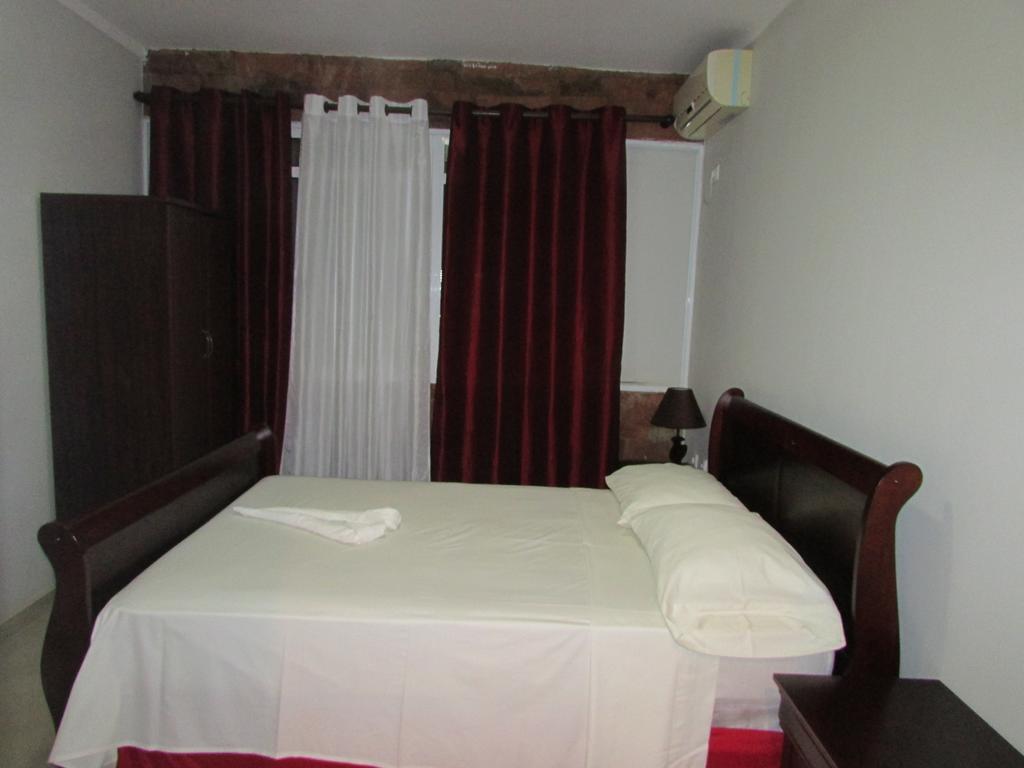 Residencial Girassol, Lda Bed & Breakfast Sao Filipe Exterior photo