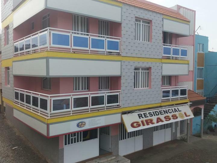 Residencial Girassol, Lda Bed & Breakfast Sao Filipe Exterior photo
